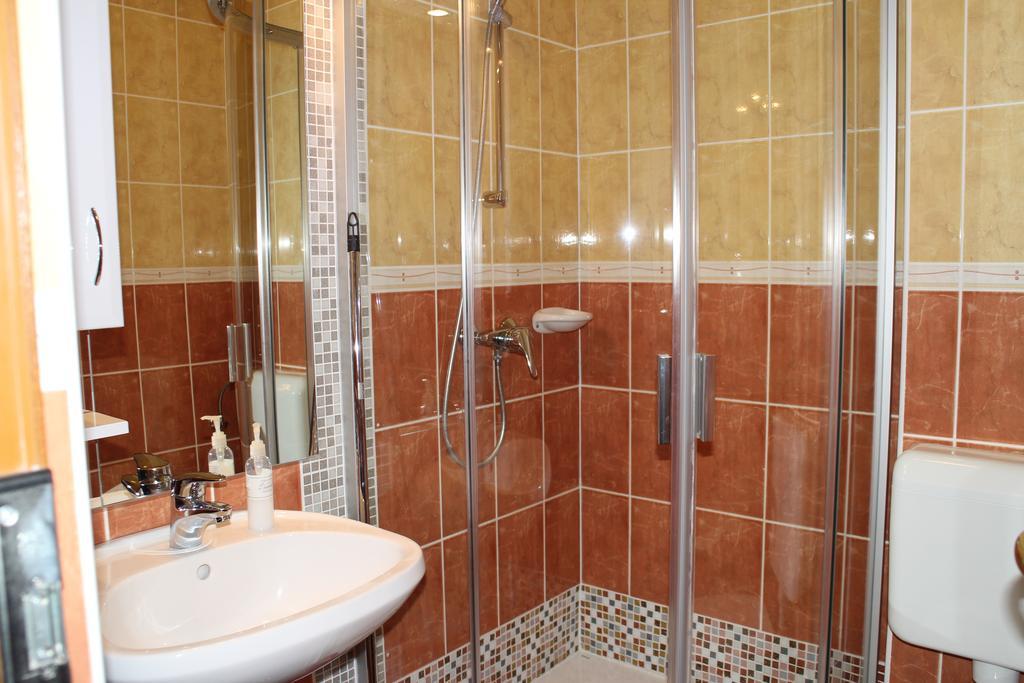 Mandarin Wellness Apartman Шиофок Номер фото