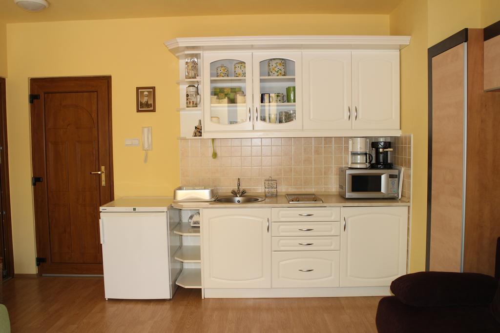 Mandarin Wellness Apartman Шиофок Номер фото