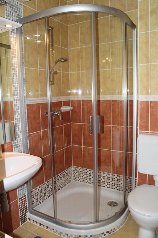 Mandarin Wellness Apartman Шиофок Номер фото